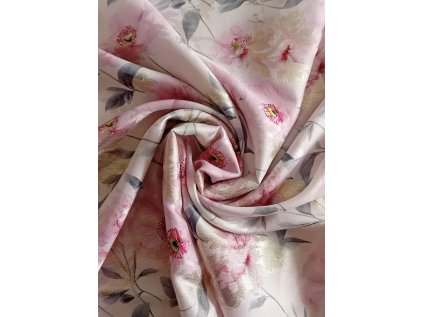 vzorované hedvábí