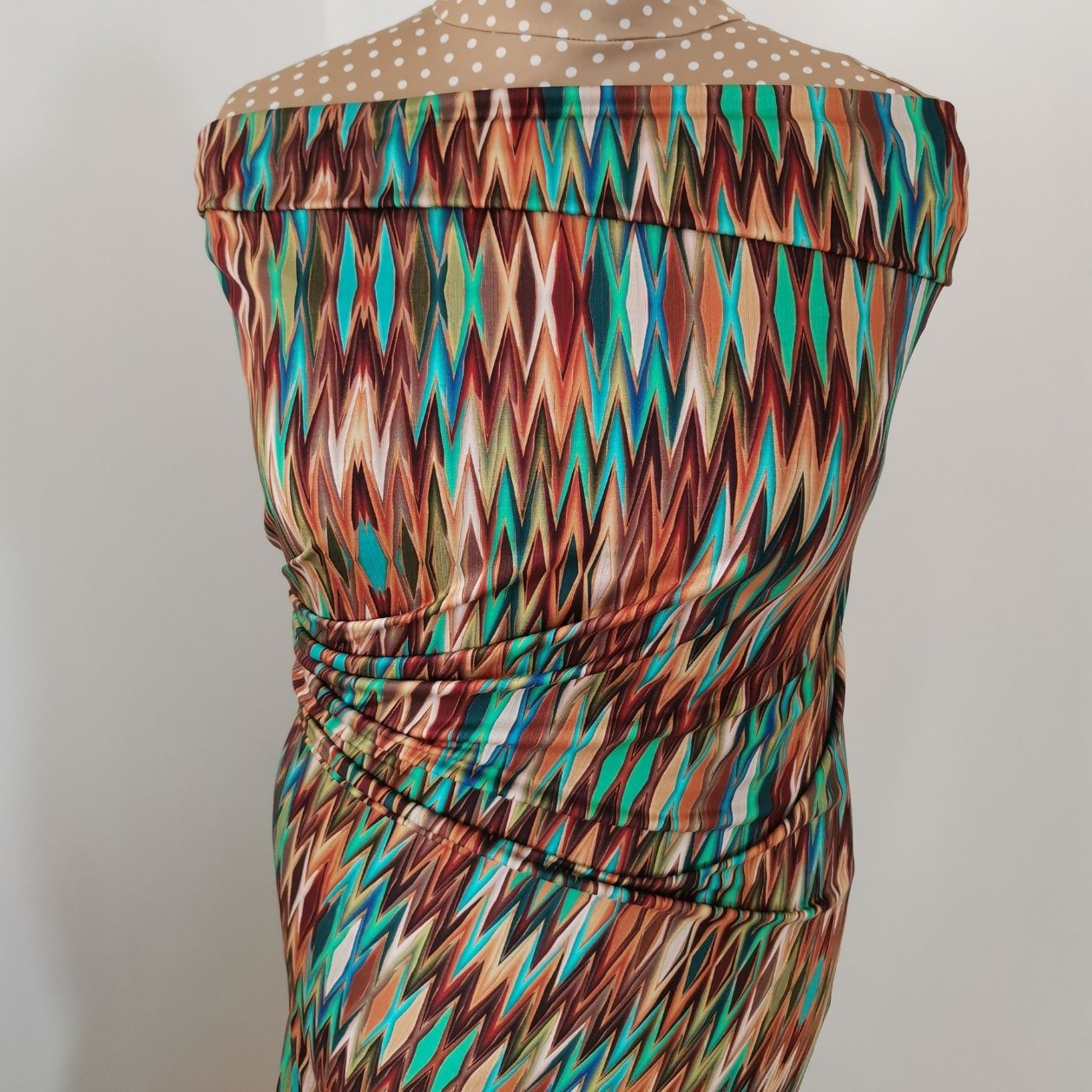 Kde se vzala dámská halenka?