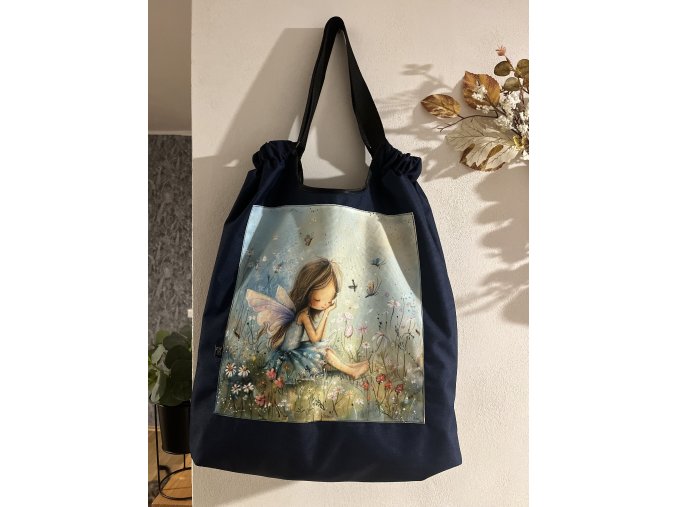 21. Víla tmavě modrá