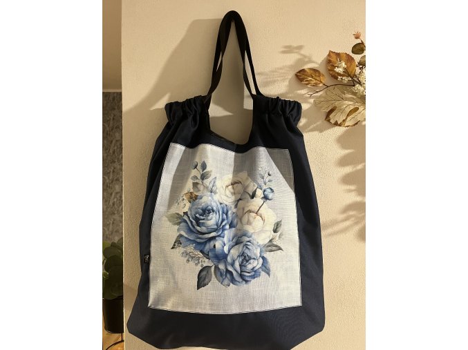 30. Modré květy tmavě modrá