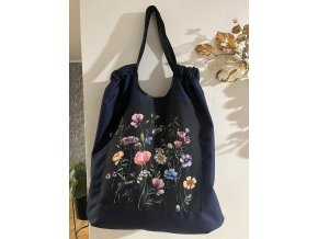 25. Luční kvíti tmavě modrá