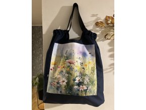 28. Louka tmavě modrá