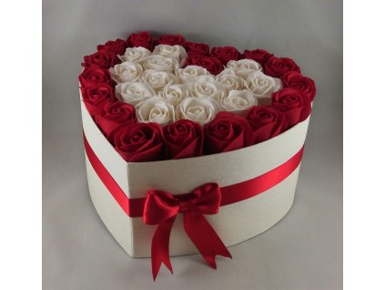 Mýdlové růže červené + bílé v srdíčku