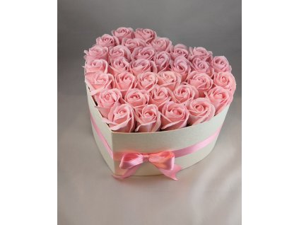 Mýdlové růže růžové v srdíčku