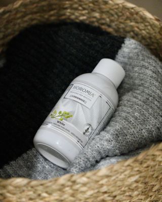 Premeňte svoj domov na luxusný hotelový apartmán vďaka jemným a elegantným tónom olejového parfumu White. Vyskúšajte túto...