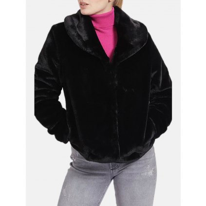 Černá dámská kožešinová bomber bunda z kolekce Guess.