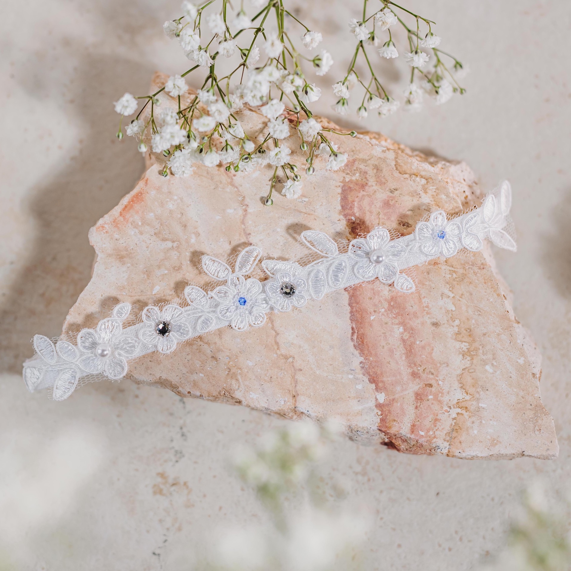 Krajkový svatební podvazek pro nevěstu