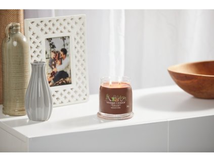 Świeca YANKEE CANDLE PRALINE & BIRCH SIGNATURE MEDIUM