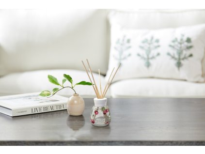 Wkład do świecy YANKEE CANDLE SIGNATURE BLACK CHERRY REED