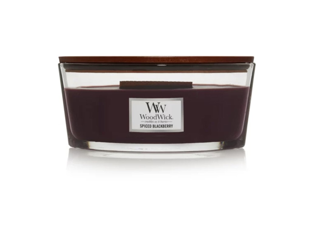 Lumânare WoodWick Spiced Blackberry cu barcă