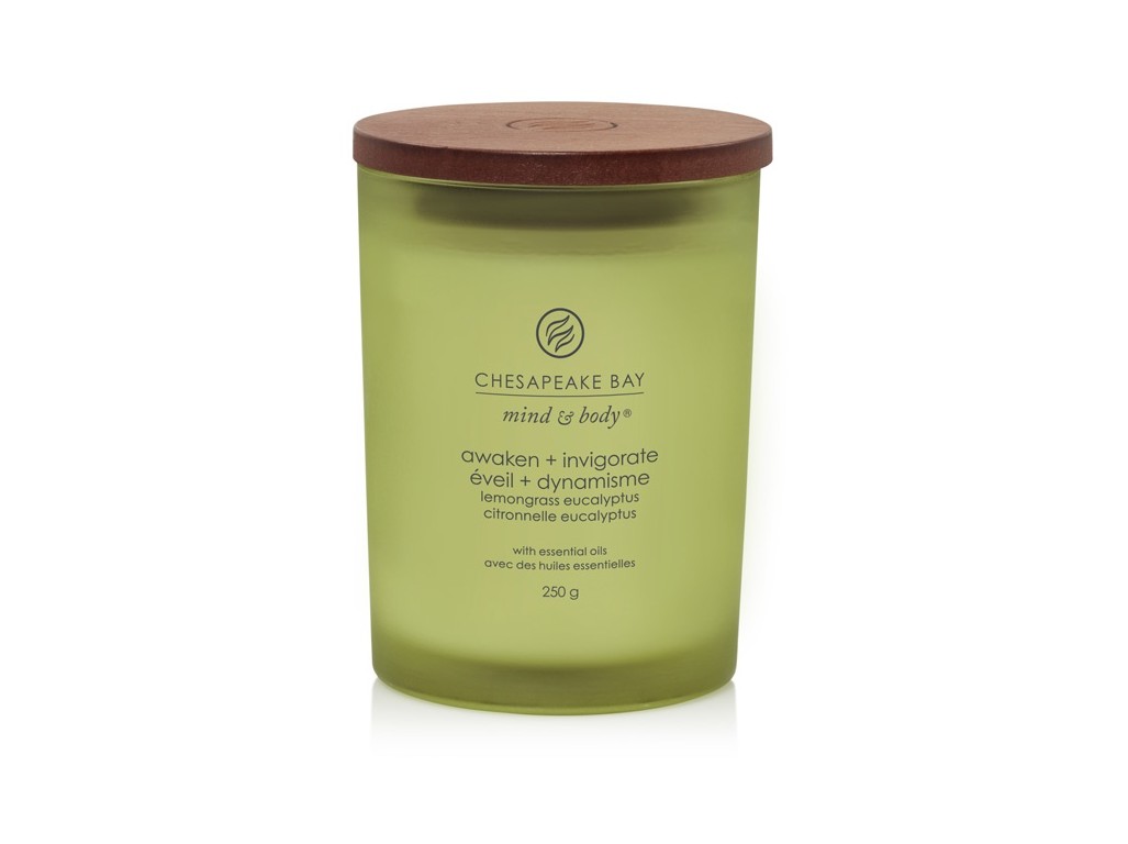 VONNÁ SVIEČKA CHESAPEAKE BAY CANDLE AWAKEN & INVIGORATE STREDNÁ