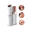 Depilátor chloupků v obličeji ve tvaru rtěnky