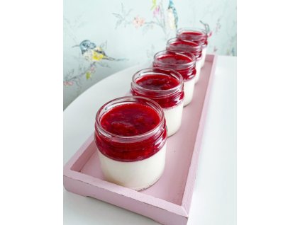 Malinova panna cotta 1 800x1000 1 768x1000