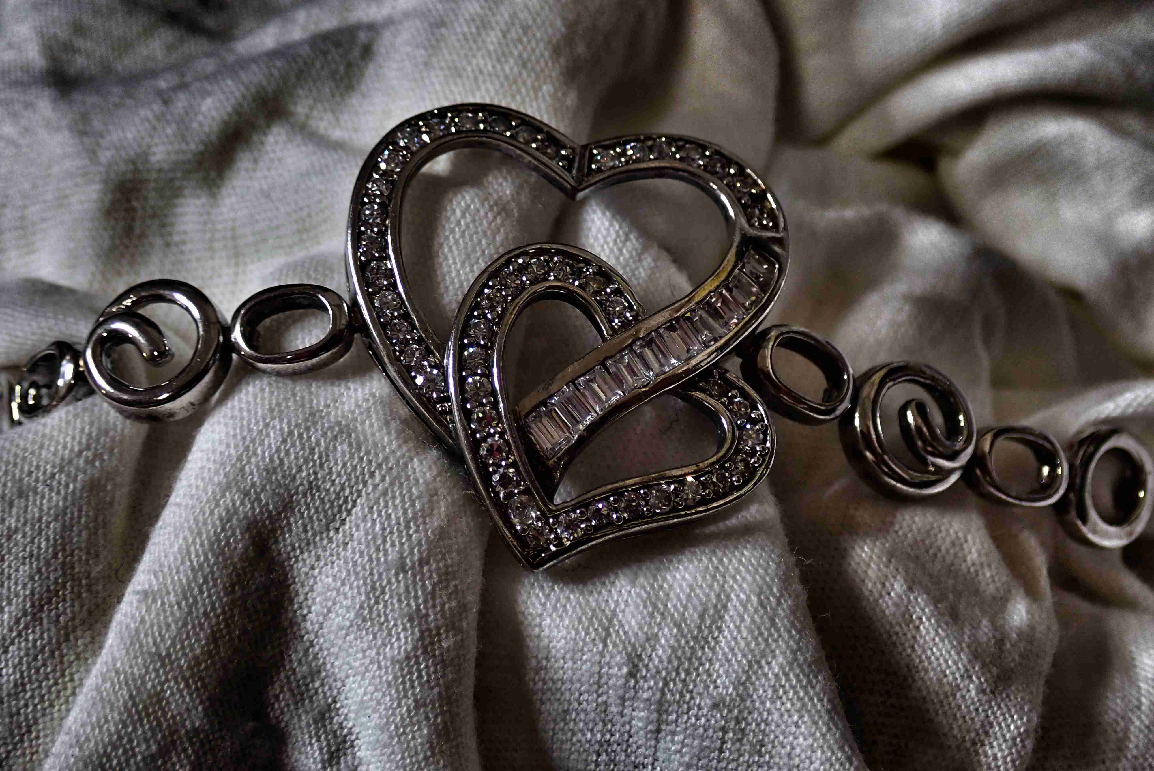 Stříbrný náramek