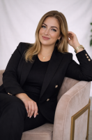                                     Eliška Haraštová
                            