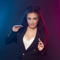                                     Eliška Haraštová
                            