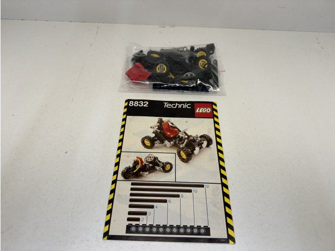 LEGO 8832 TECHNIC - Roadster