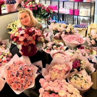 Fuj,ty svátky jsou děs!😅každý si myslí že florista musí byt milionář😂Prd!Mýlíte se!Jako první chce být milionář Holandsko...