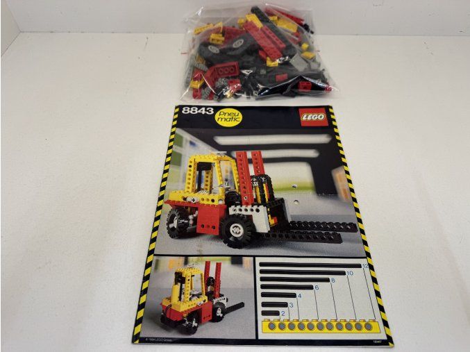 LEGO 8843 Technic - Fork-Lift Truck
