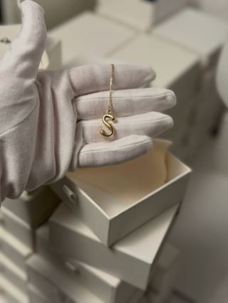 PÉČE O ŠPERKY JE NESMÍRNĚ DŮLEŽITÁ! ✨ Aby vaše šperky z drahých kovů (ze stříbra a pozlaceného stříbra) vydržely krásné co...