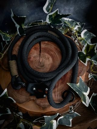 🖤Černá klasika s rychloupínací karabinou.🖤 Tyhle karabinky jsou lehké, praktické a vhodné i pro psí siláky, kteří na...