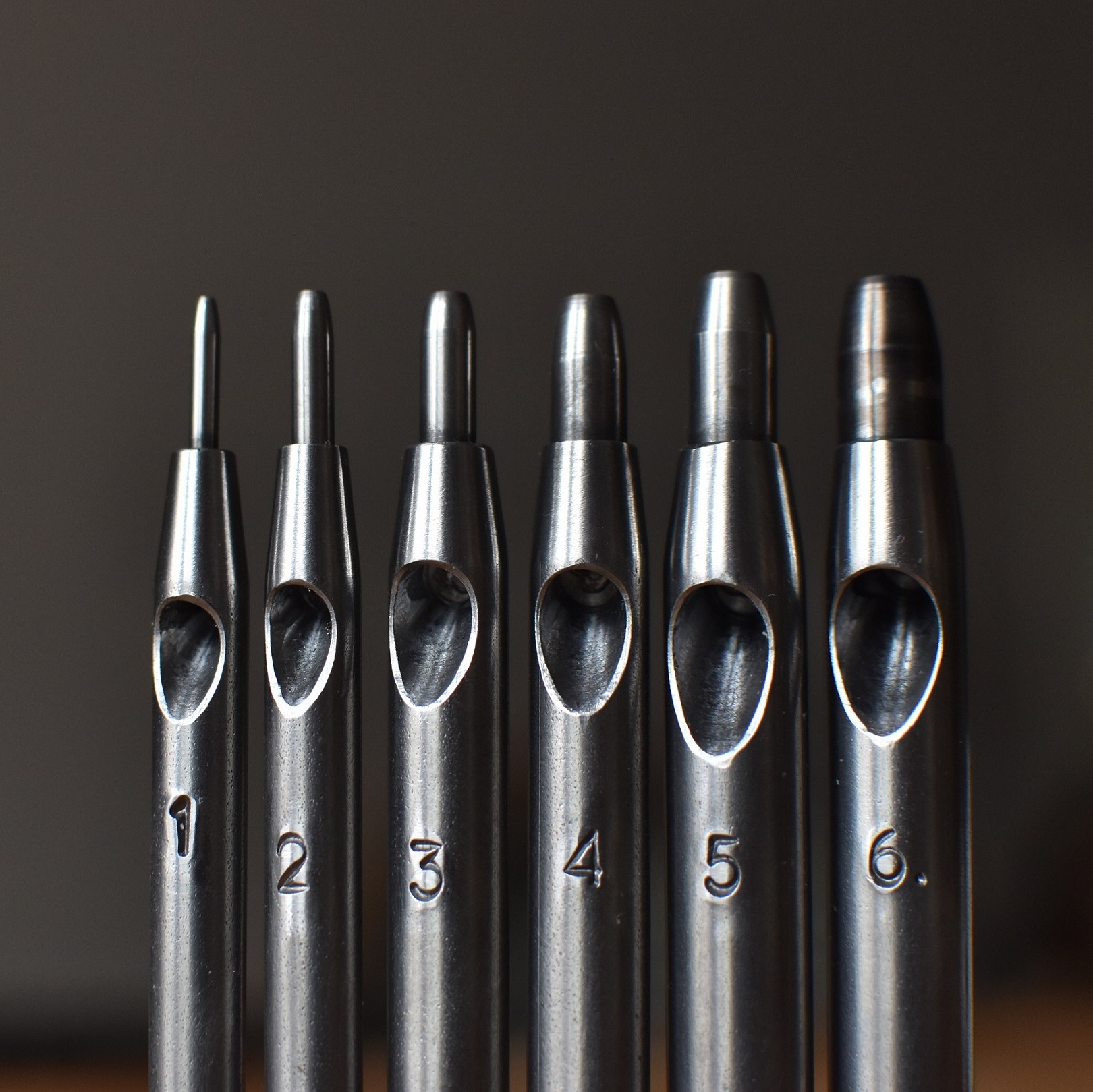 Děrovač / vysekávač do kůže