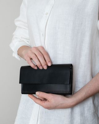 LU 44 // dámská peněženka Minimalistická dámská peněženka se šesti přihrádkami na karty pro přehlednou organizaci....