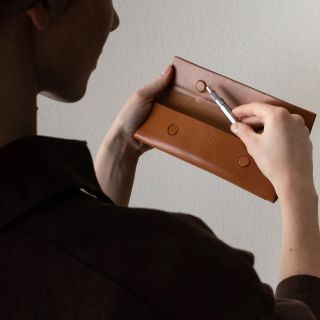 LU 34 // kožený penál Pro všechny každodenní nezbytnosti. ✨ #lu #madetolast #pencase #leatherutilities #leathercase