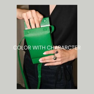 Výrazná. Odvážná. Nezaměnitelná.💚 #lu #leatherutilitie #green #leatheraccesories #vegtan