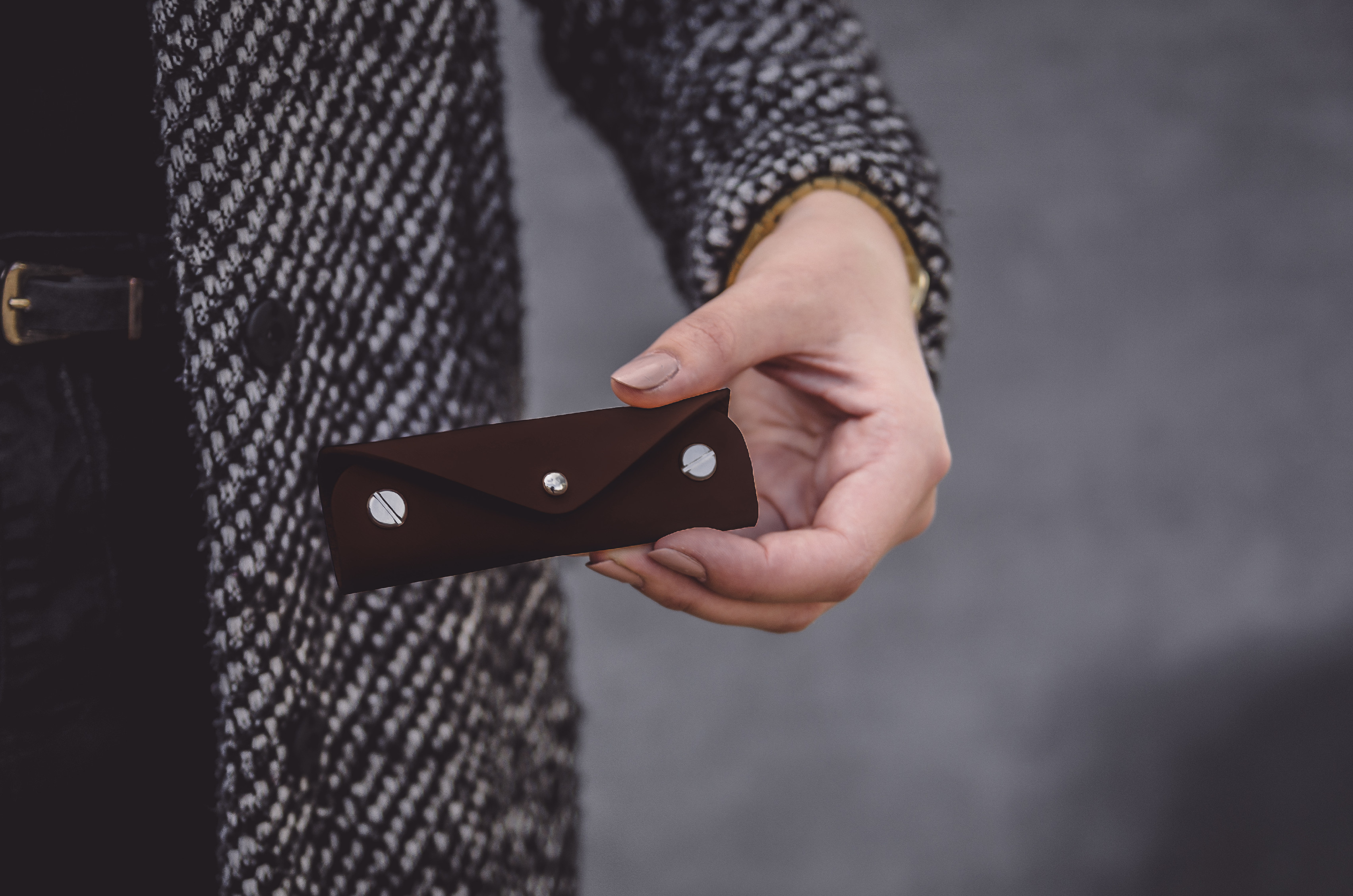 Kožená klíčenka Letter odstín: Coffee