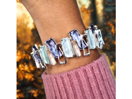 160bf7ca 5c3c 4f46 976d 7852c96e3d4a