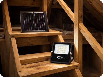 LED solarni reflektor 11,5W sa panelom 16W