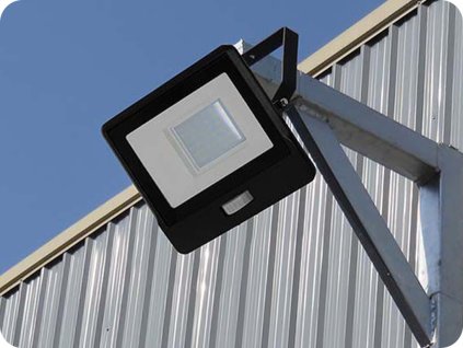 Smart LED reflektor 10W PIR senzor IP65