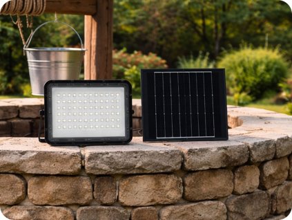 LED reflektor sa solarnim panelom 15W IP65