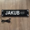 LED menovka Vlastné logo + “Vlastný text” – 45x10cm