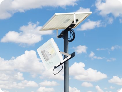 LED reflektor 40W-os napelemmel, 3100l