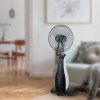 80W-os ventilátor párásítóval, távirányítóval, 3 lapát, 43cm átmérőjű, kerekeken