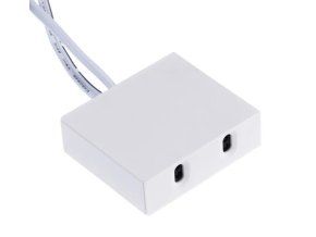 137079 1 spinac skrinovy pro dvoukridle dvere 12 24v bily