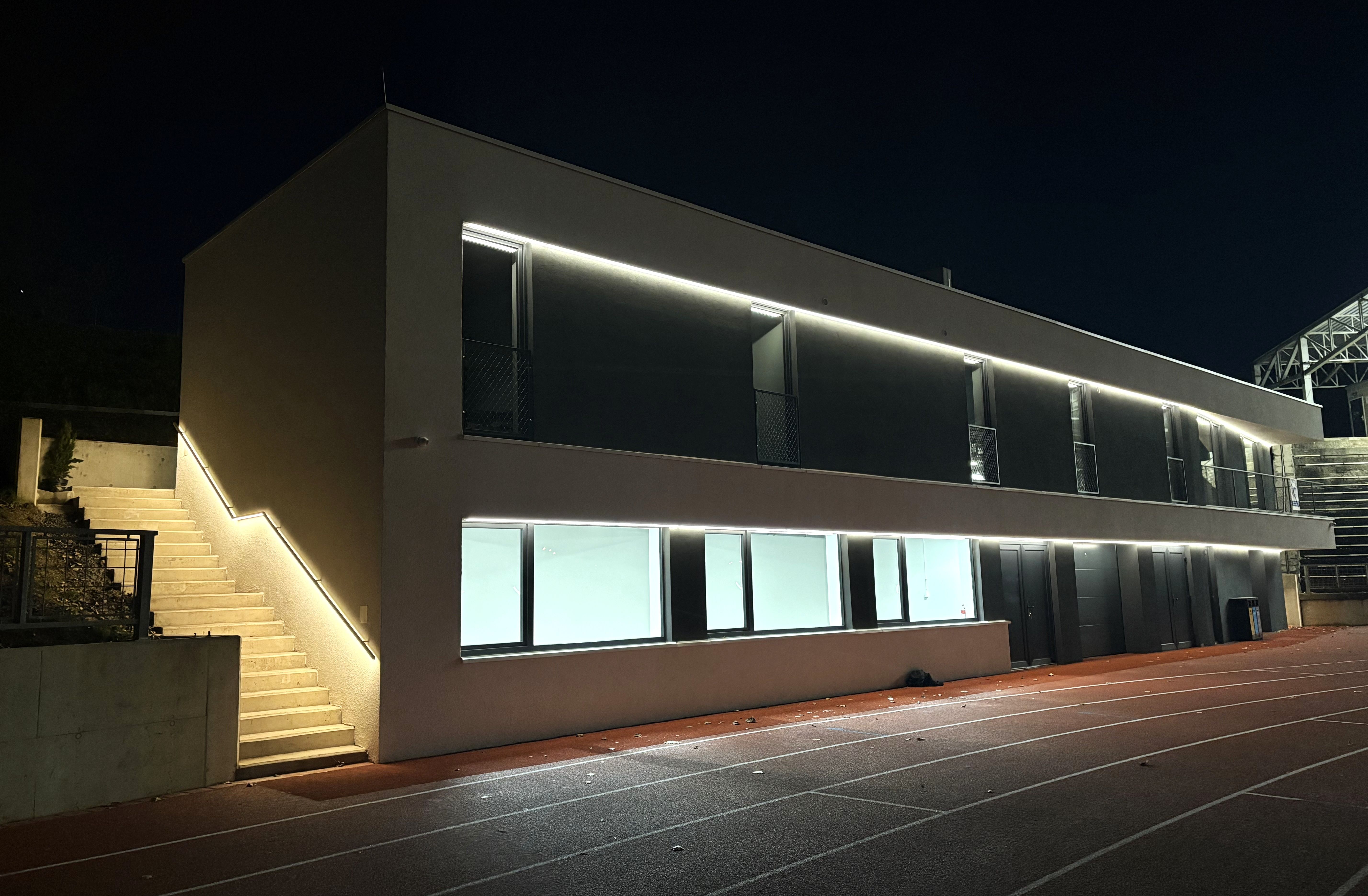 Iluminatul stadionului de atletism