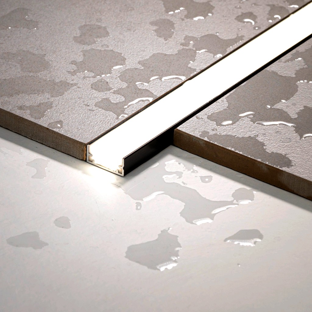 vode-odolne-led-svietidlo-namieru-cierne