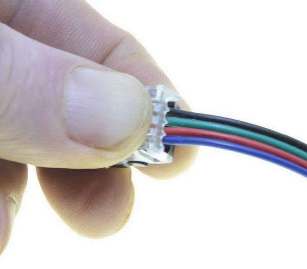 konektor_rgb_postupzatlacenie_4pin