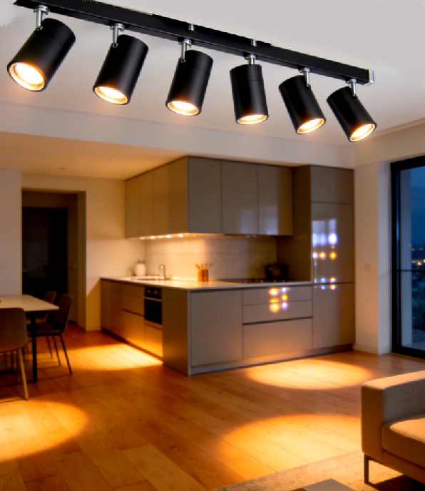 6 kusov bodové svietidlá na jednej základni - pri osvetlení izby