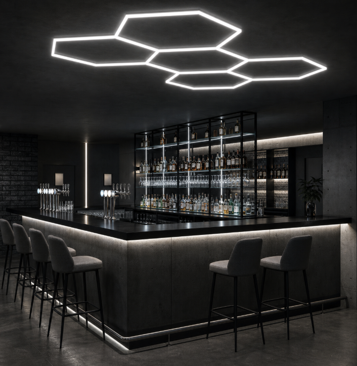 hexagon stropne biele LED osvetlenie v bare