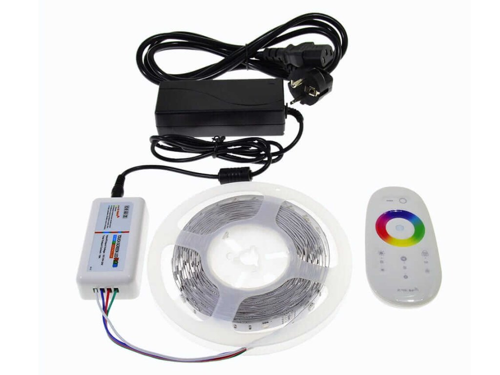 sada 10m RGB LED pásik 12V 7,2W/m RF ovládač 230V zdroj do zásuvky, konektory – hlavný záber produktu