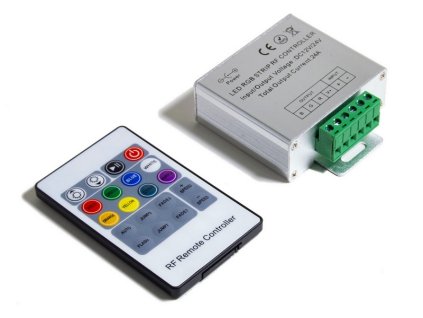 RF tlačidlový ovládač RGB LED pásikov 28A 12-24V 288-576W – produkt v použití