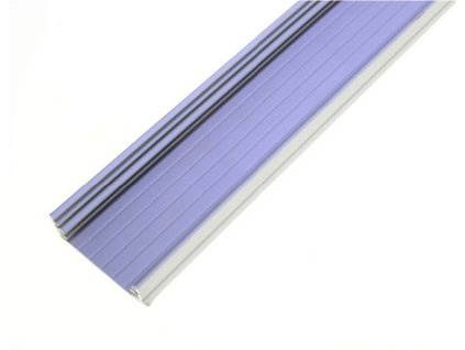 Topmet Hliníková lišta Wide Široká, eloxovaný profil pre viac LED pásikov do 30mm, 2m, 1ks – pohľad na diaľkový ovládač