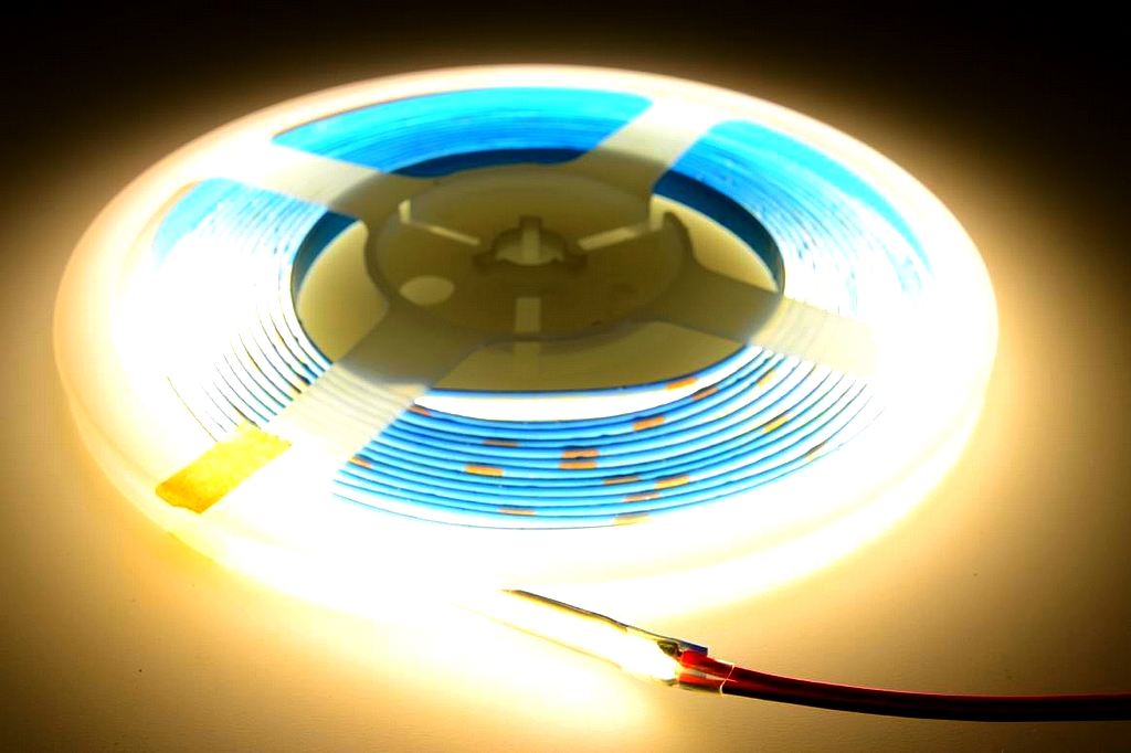 MasterLED COB LED pásik Prémium 12V 2700K Teplá biela 10W/m 320LED/m IP20 Zvoľte variantu: Predaj na 5m rolky