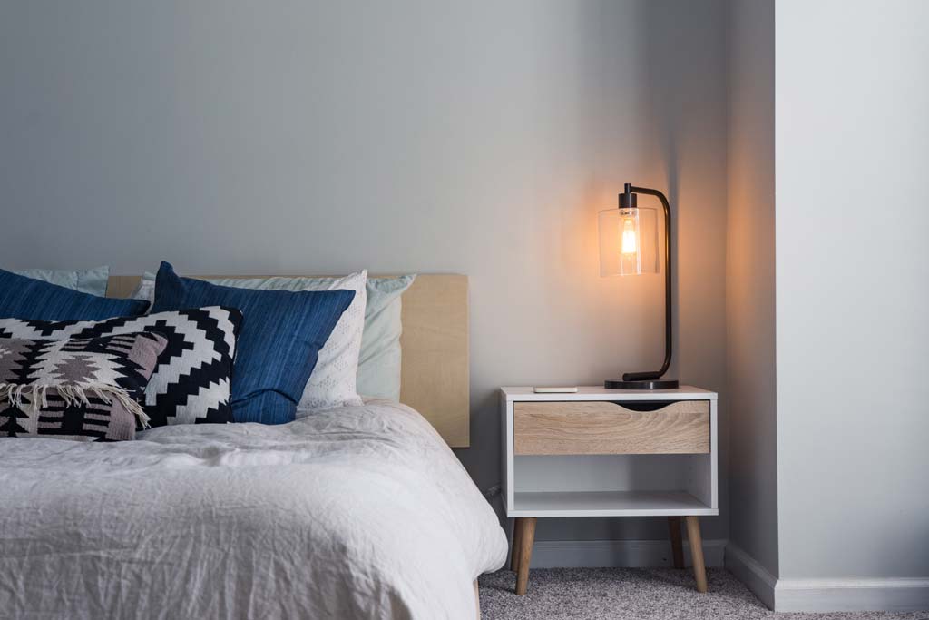 Noční-stolní-lampa