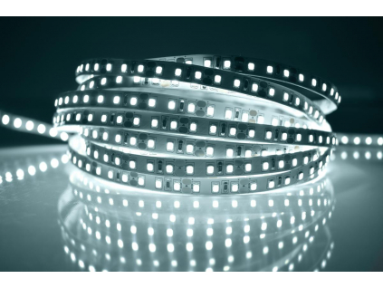 LED páska studená bílá