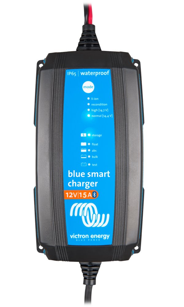 100MEGA Victron BlueSmart IP65 chytrá nabíječka baterií 12V/15A + DC konektor